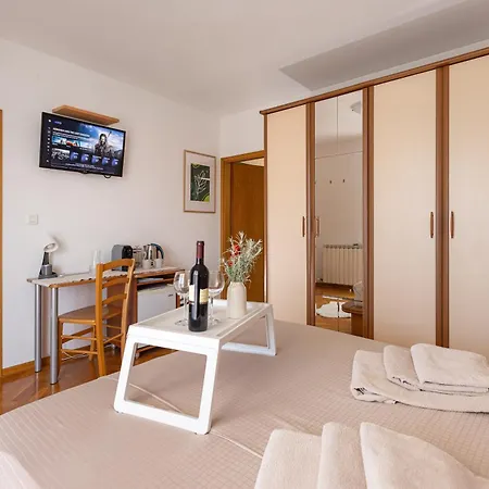 House Olive Garden * Strunjan