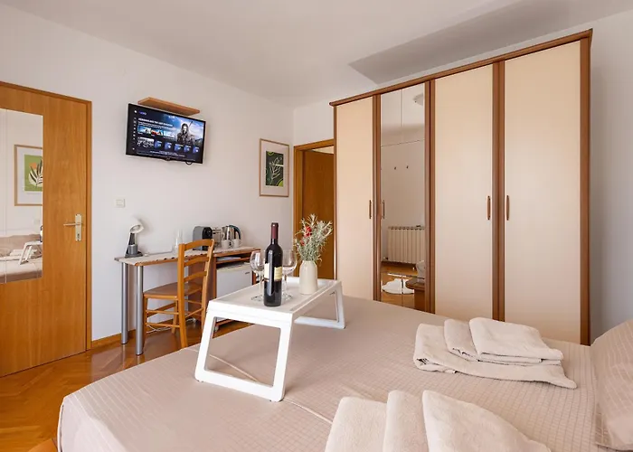 House Olive Garden * Strunjan