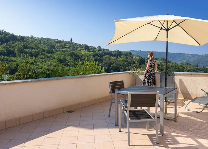 Apartment House Olive Garden Strunjan