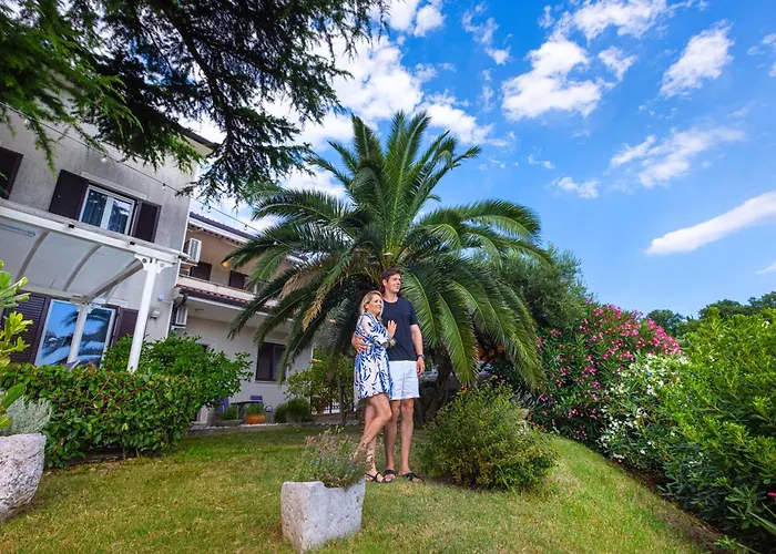 Apartment House Olive Garden *