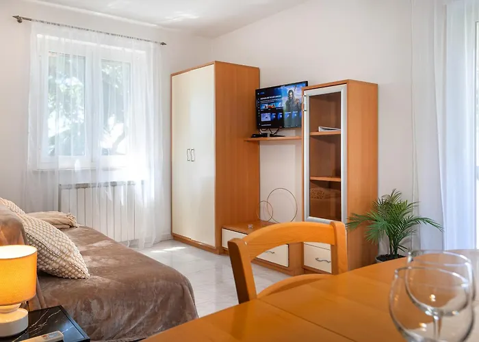 Apartment House Olive Garden