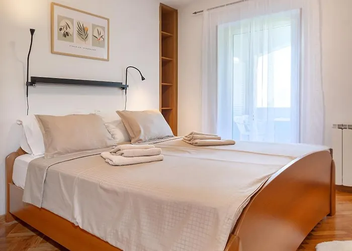 Apartment House Olive Garden *